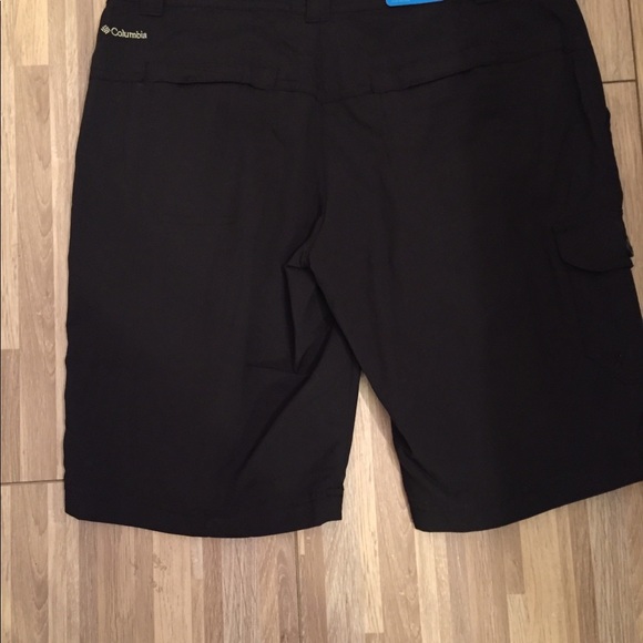 Columbia shorts regular fit. Size 4. NWT - Picture 4 of 5
